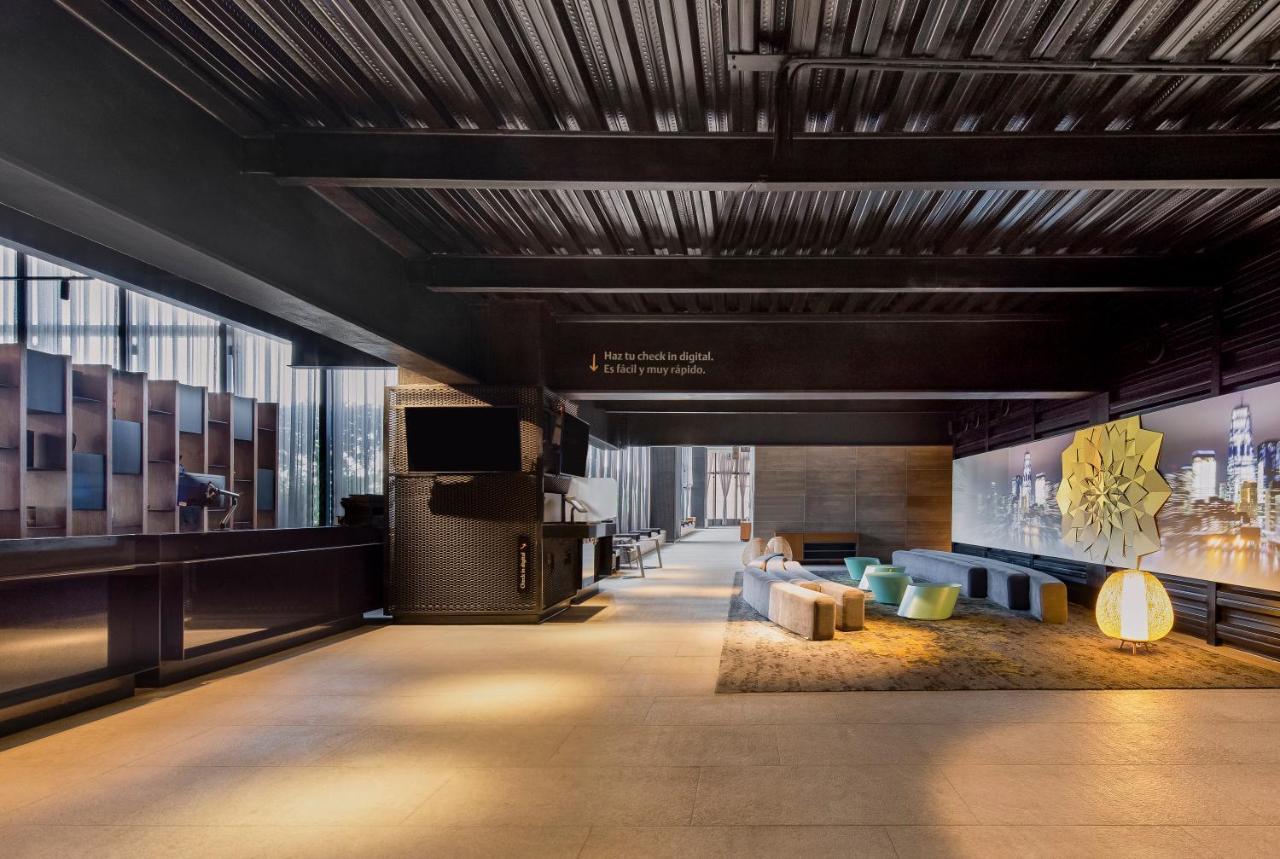 Fiesta Americana Viaducto Aeropuerto เม็กซิโกซิตี้ ภายนอก รูปภาพ The lobby of the hotel