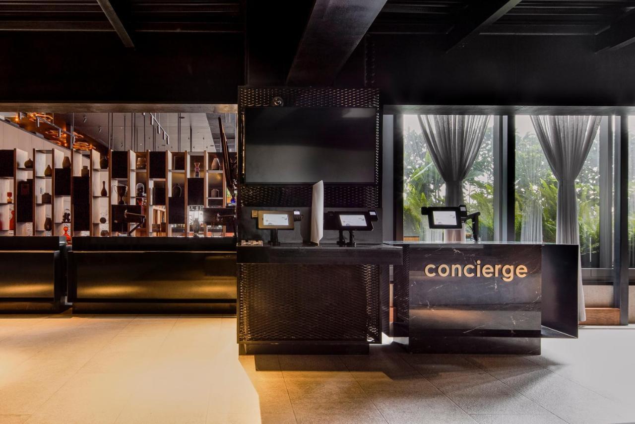 Fiesta Americana Viaducto Aeropuerto เม็กซิโกซิตี้ ภายนอก รูปภาพ Concierge desk at a hotel