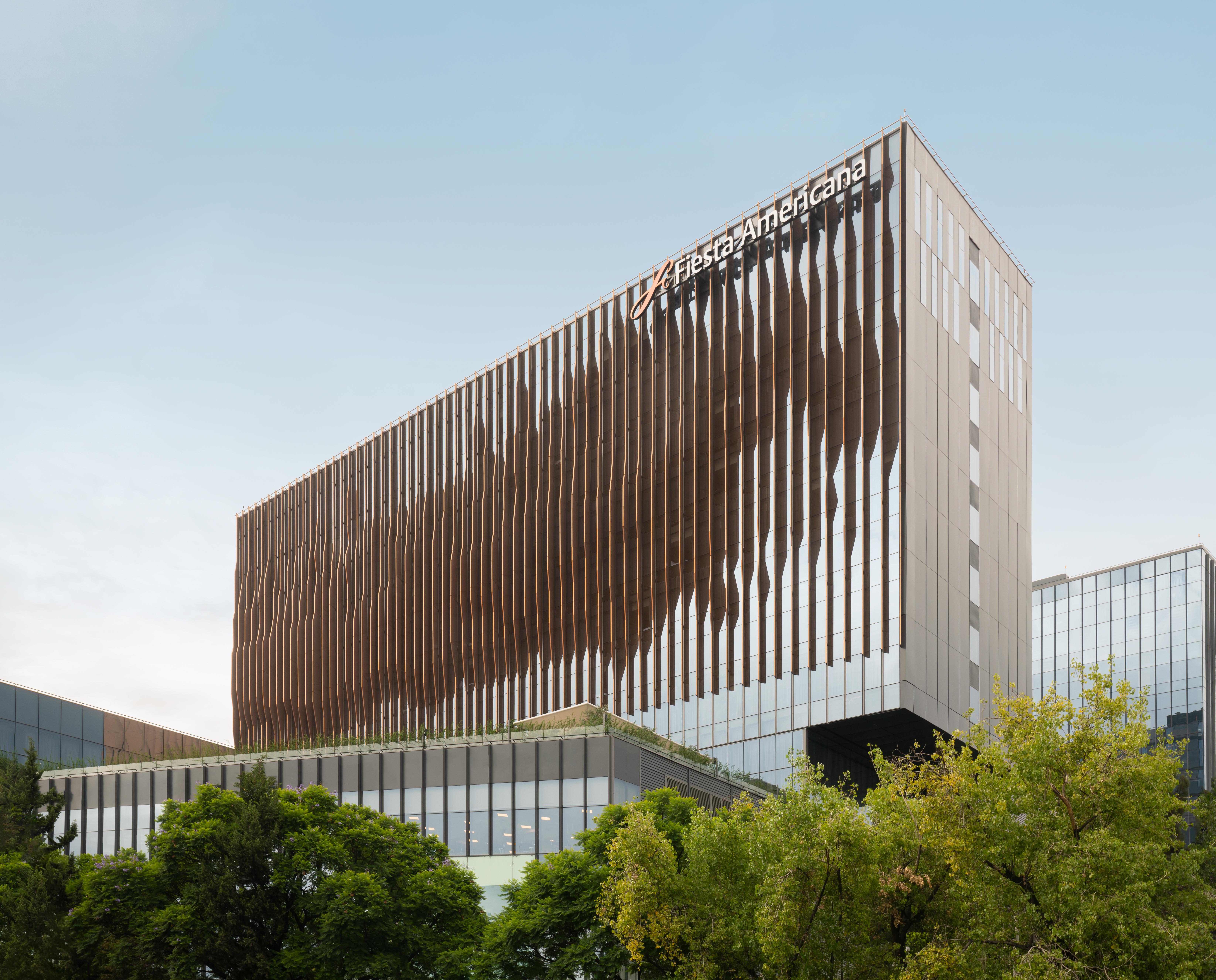 Fiesta Americana Viaducto Aeropuerto เม็กซิโกซิตี้ ภายนอก รูปภาพ The new building of the School of Medicine